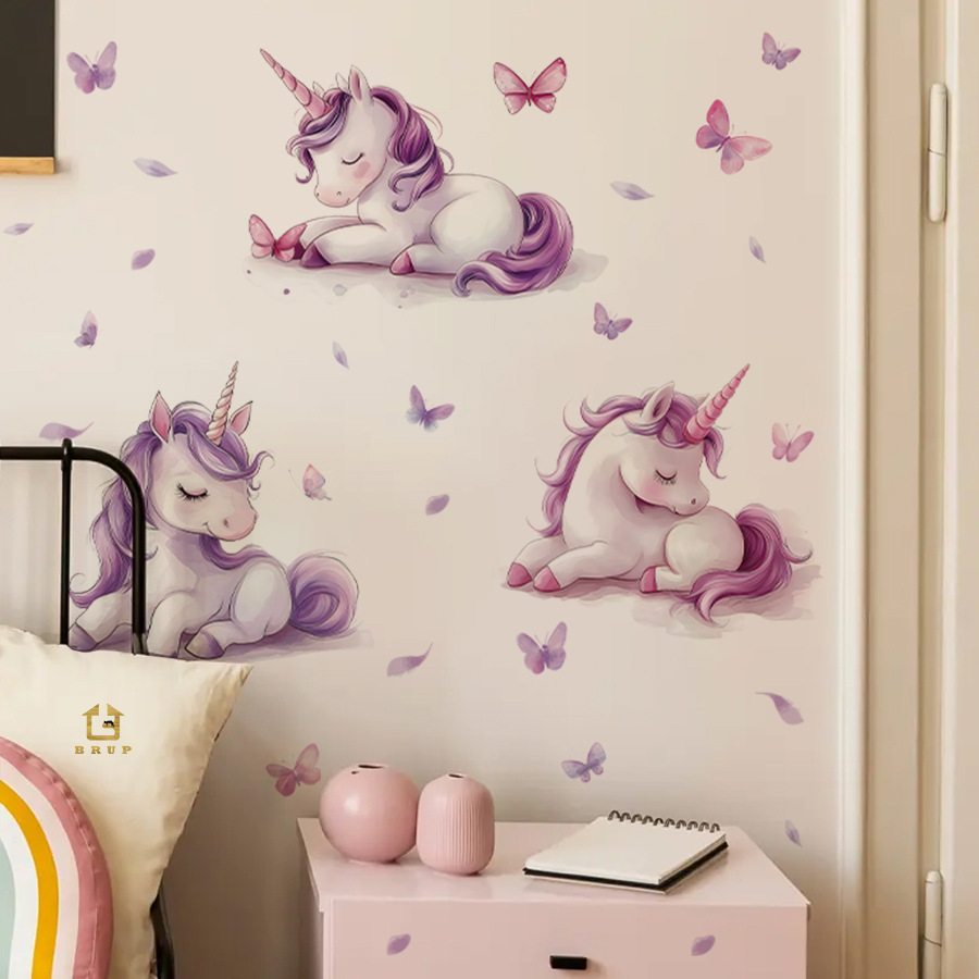 Baby Unicorn Nursery - สติกเกอร์ติดผนังลายยูนิคอร์นแฟนตาซีการ์ตูน สติกเกอร์ไวนิลลายผีเสื้อแบบติดผนังสำหรับตกแต่งห้องเด็กผู้หญิง ห้องเด็กอ่อน และห้องเด็กเล็ก